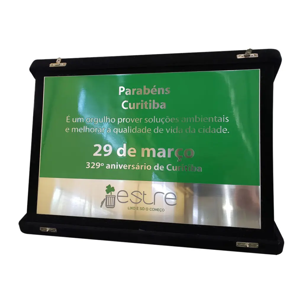 Como avaliar o fabricante antes de encomendar placas de homenagem personalizadas